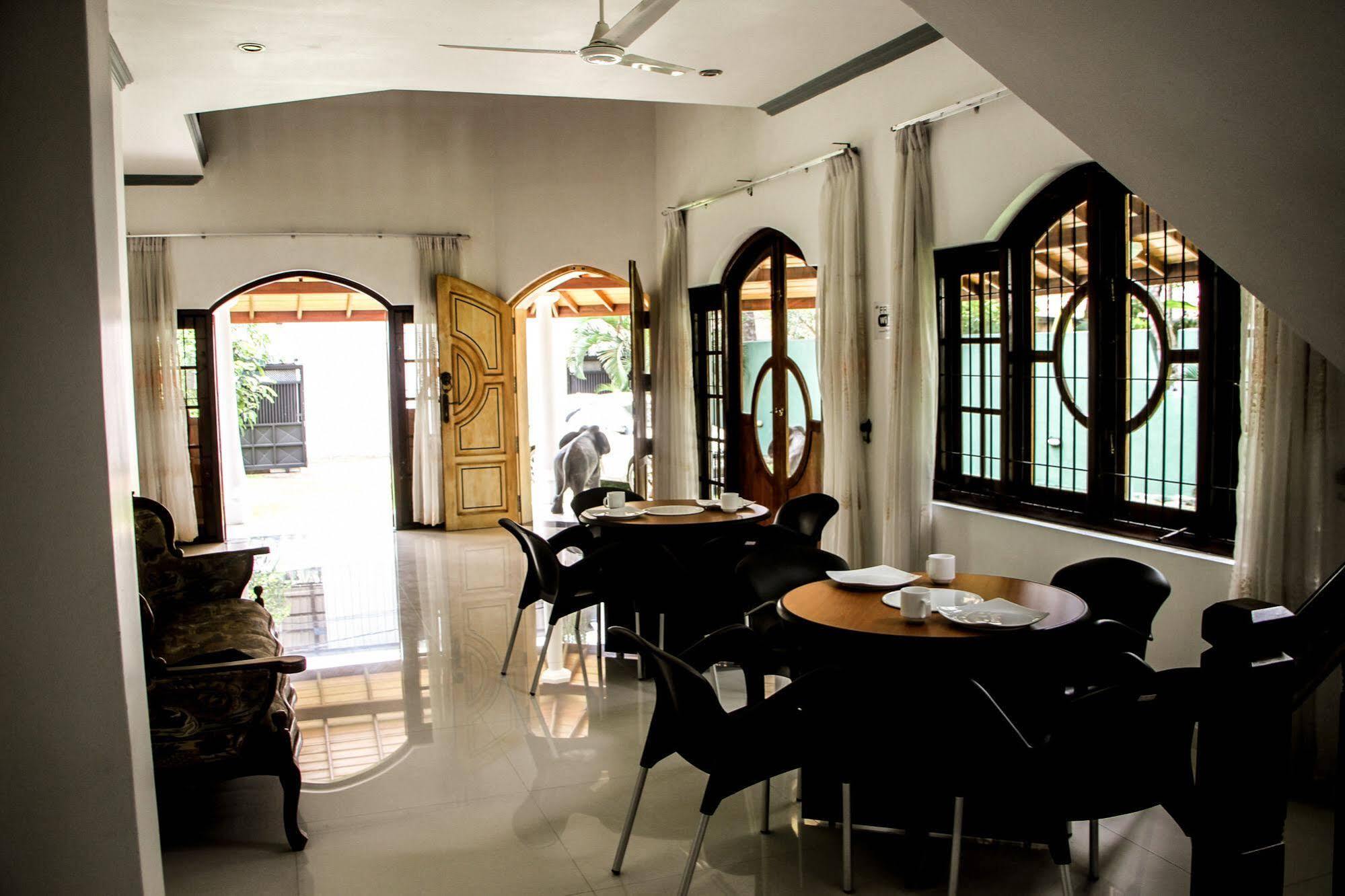 Flipflop Hostel Νεγκόμπο Εξωτερικό φωτογραφία